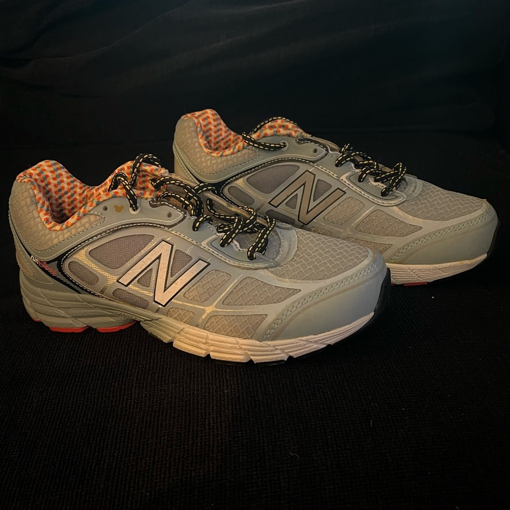 2016 runDisney Dumbo New Balance Sneakers - US W 4/EU 36